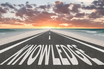 和领导一个办公室如何相处？