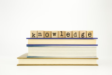 墙体受潮掉皮怎么处理