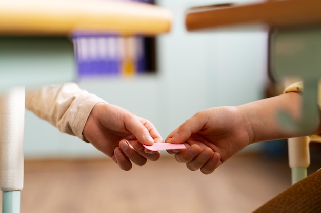 恩威推荐一个人能挣多谢钱啊