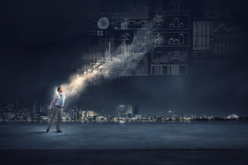 雷凌双擎有自适应巡航吗