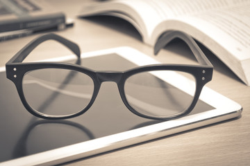 车库装修地面用什么材料好啊？_1